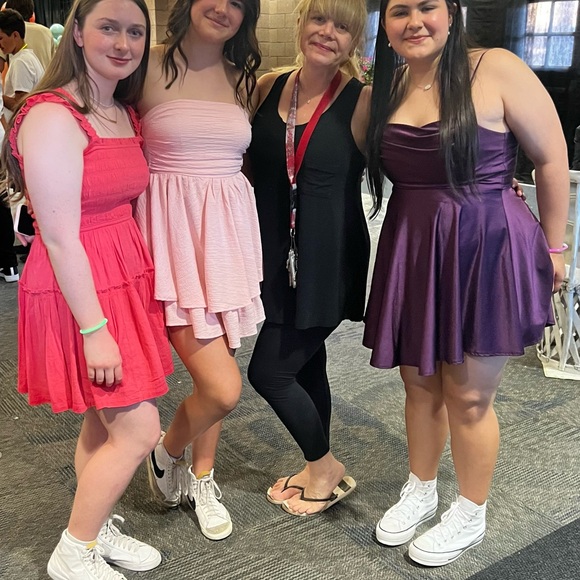 Meet your Posher, Sunny!☀️ - Picture 12 of 12